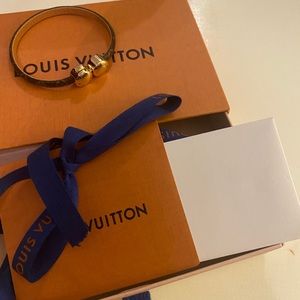 Luis Vuitton Historic Mini Monogram Bracel…